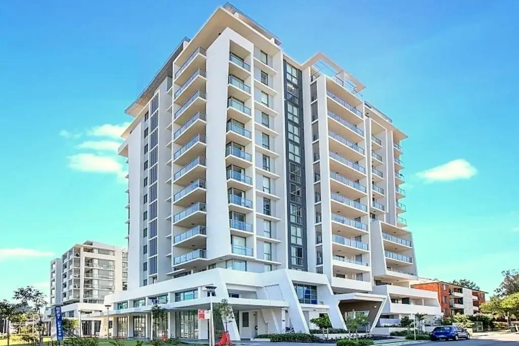 ULTRA MODERN APARTMENT IN SOUGHT-AFTER LOCATION