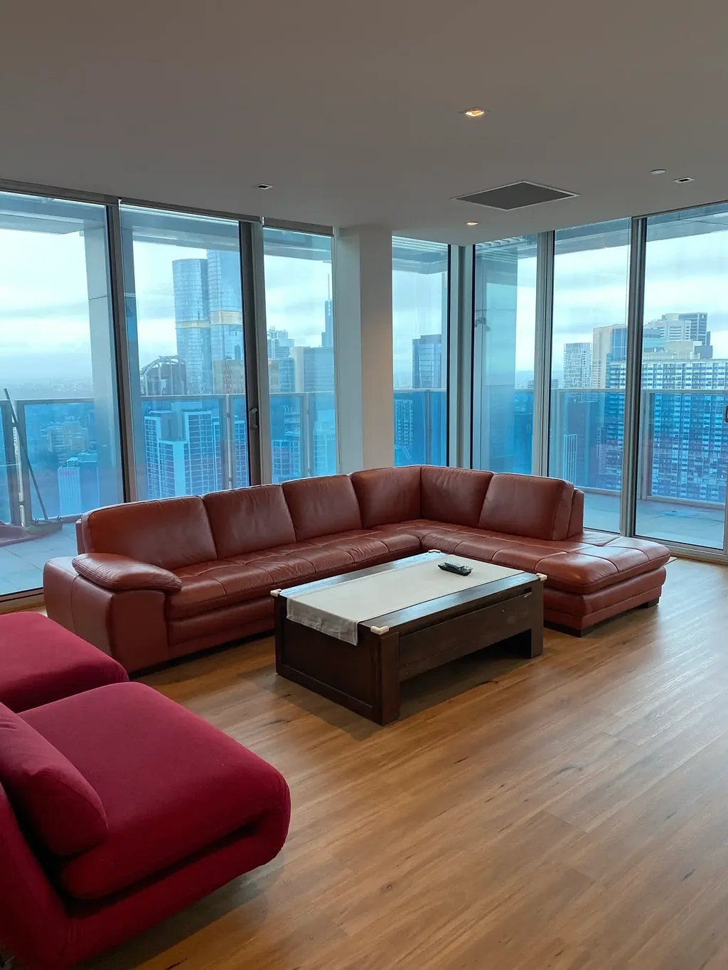 Fully Furnished 3 Bedrooms Sub-Penthouse
