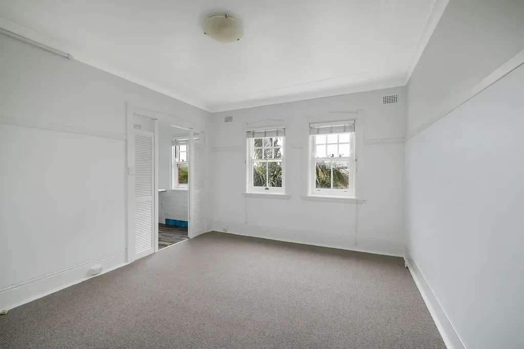 Light-filled studio in elegant 'Ballina' building