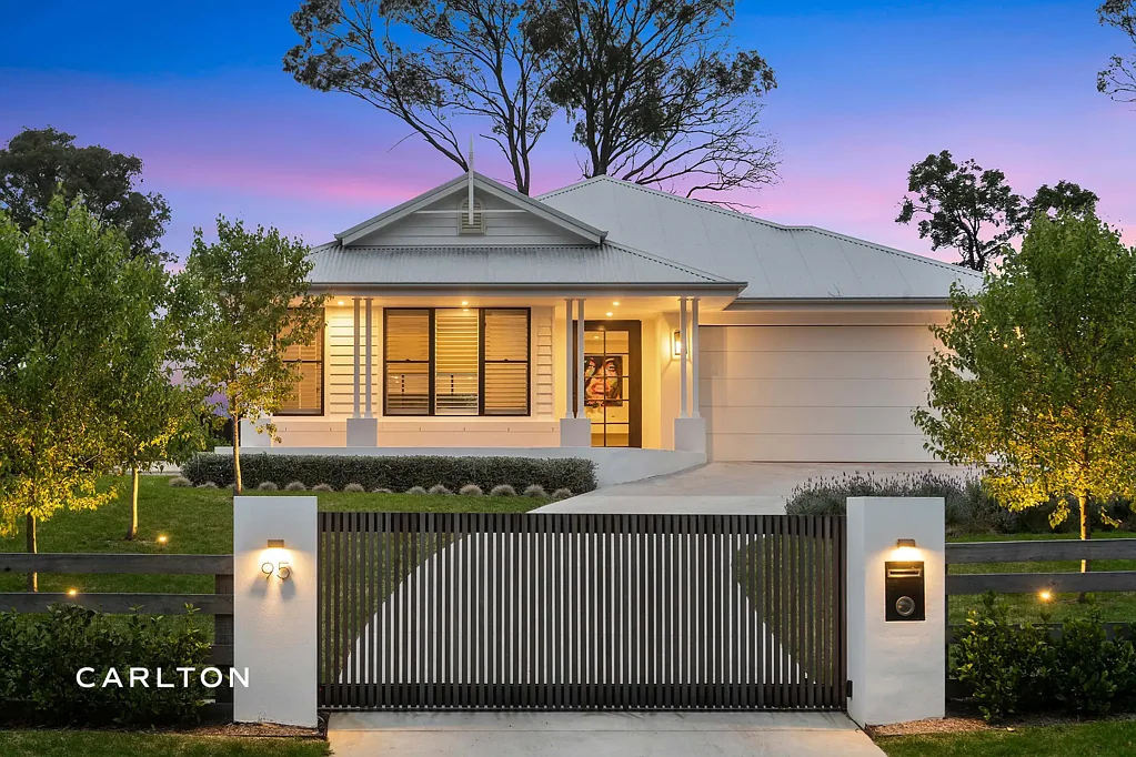 Bowral 4Kwarto Elevated Elegance in Old Bowral