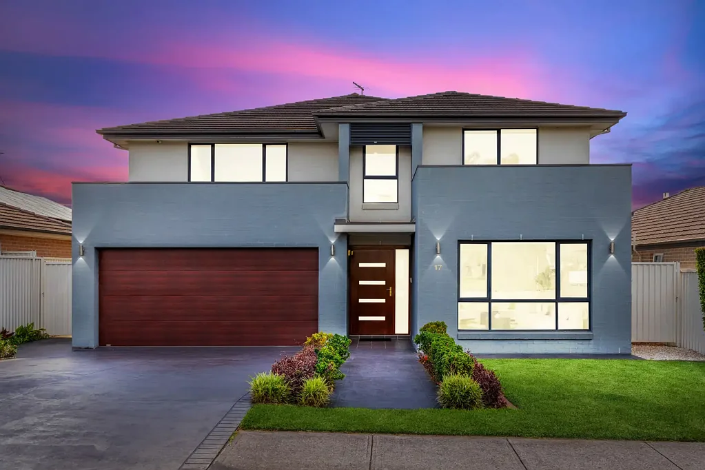 Kellyville Ridge 5房 步行便利生活 现代厨房设备 超大卧室空间 主卧豪华套房 户外娱乐区域 双车库太阳能 Spacious Family Home in Prime Location