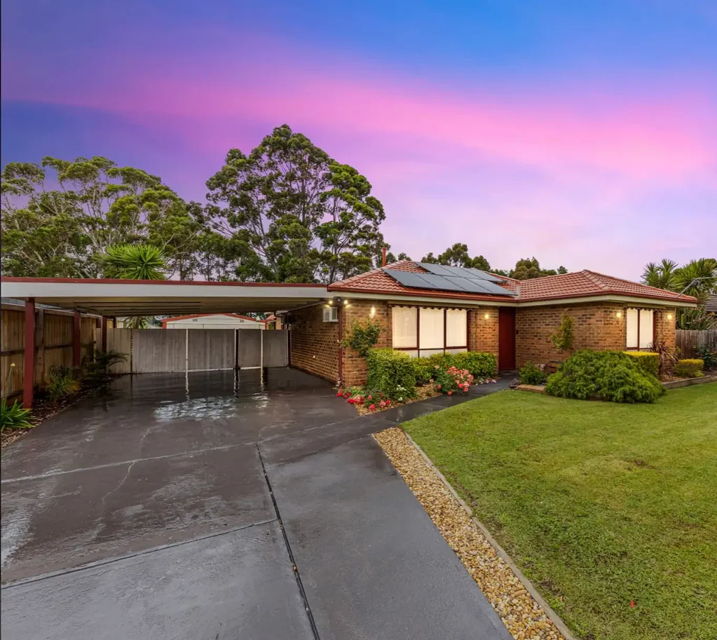 Pakenham 3 Bedroom HUGE 785m² FLAT BLOCK – SUBDIVISION POTENTIAL (STCA)