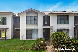2/1 Leichhardt Street, Coomera
