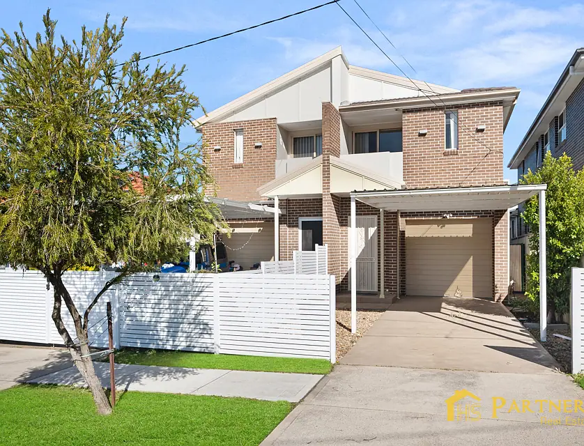 92A Desmond Street, Merrylands, Parramatta (Northwest suburbs), 4 침실, 3 욕실, Apartment