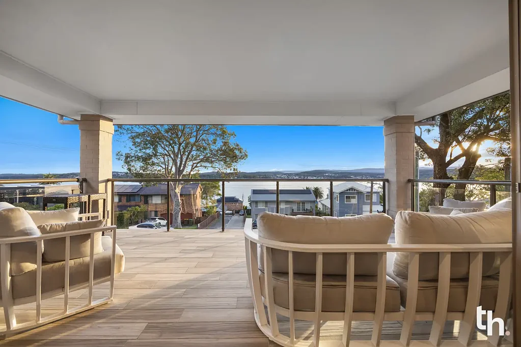 Speers Point 4침실 Modern Home Designed Around a Spectacular Lake Panorama