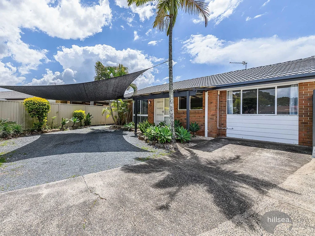 1/16 Stephanie Court, Labrador, QLD 4215