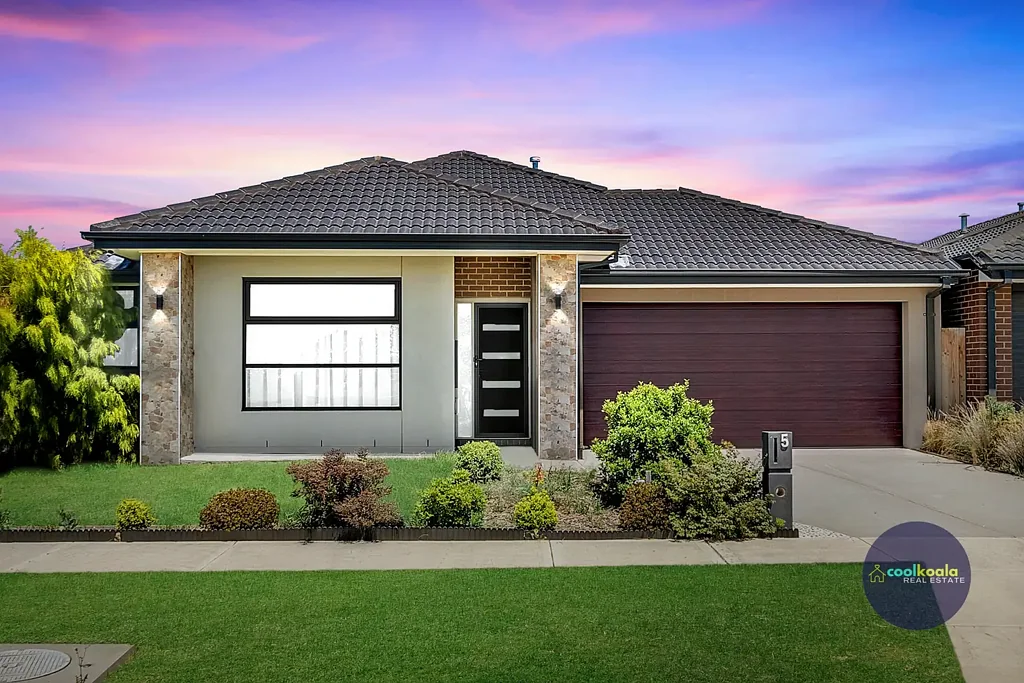 Kalkallo 3Moenga Quality Built Home- Walking Distance to Everything!