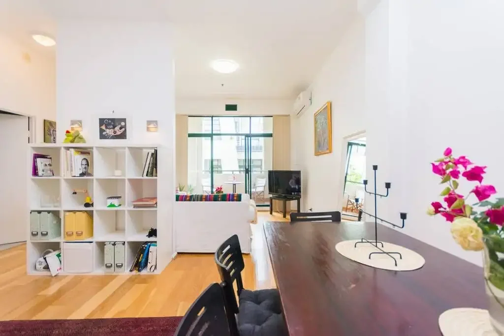 CBD Fully Furnished Artist Apartment