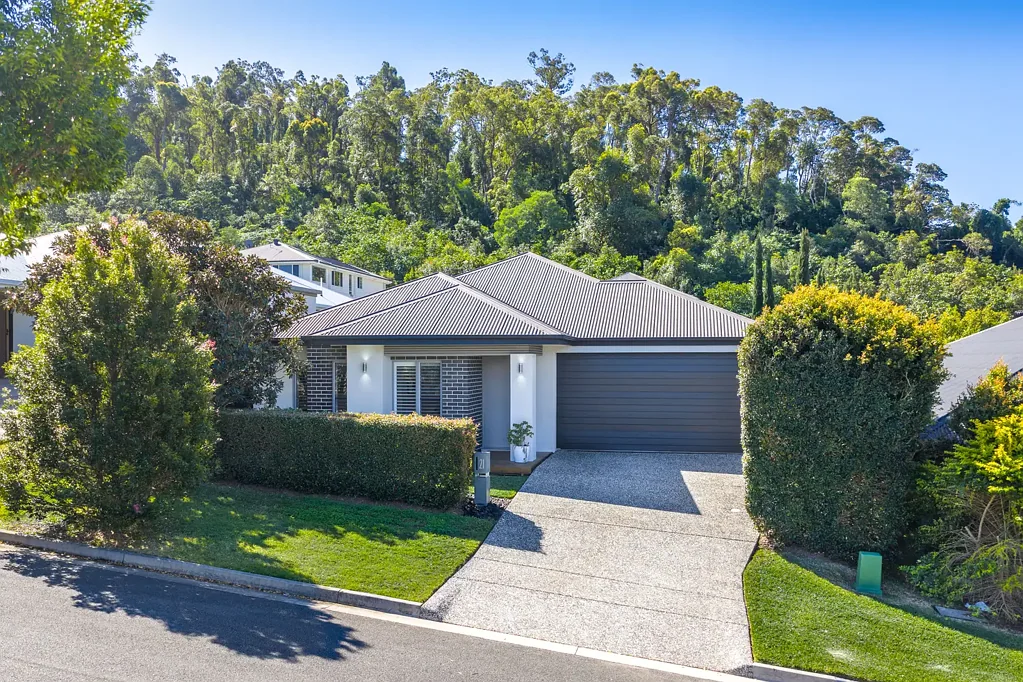 Maudsland 4 Bedroom Prestige & Lifestyle in Riverstone Crossing - Elegant Family Retreat!