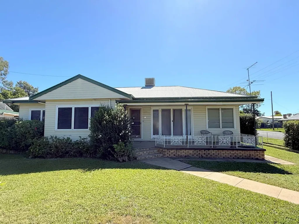 11 Thompsons Avenue, Moree, NSW 2400