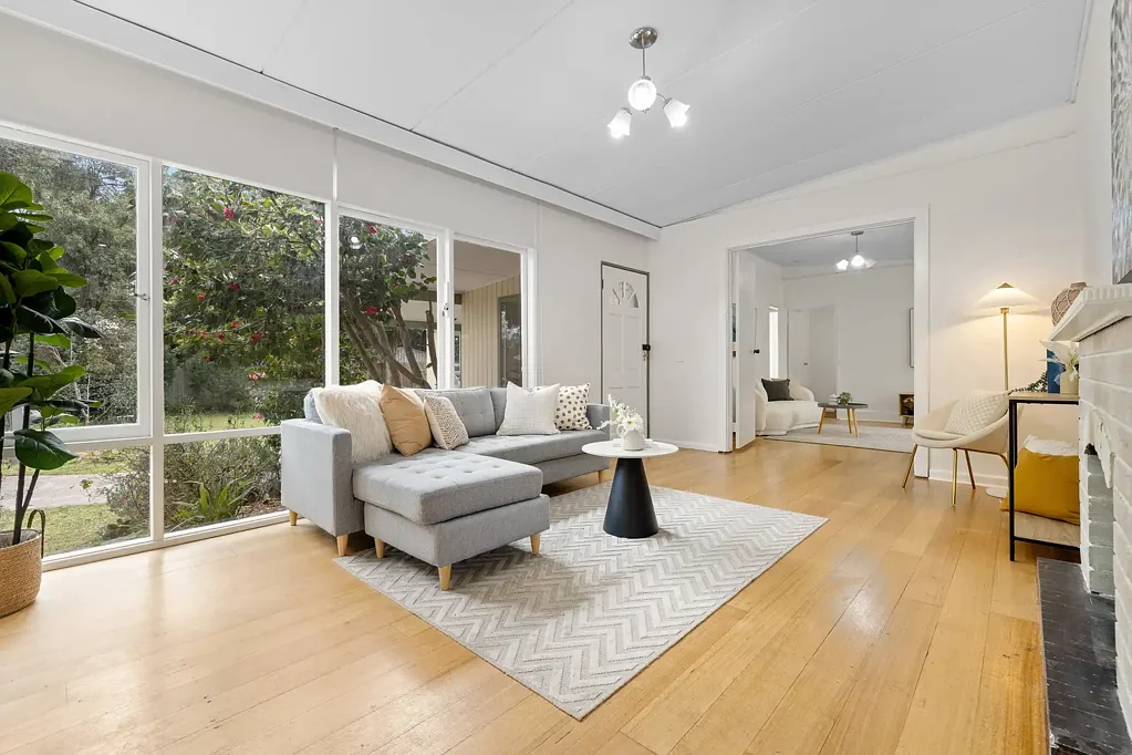 Heathmont 4Kwarto Spacious Four-Bedroom Living with Multiple Living Zones Near Ringwood Station - No Body Corp