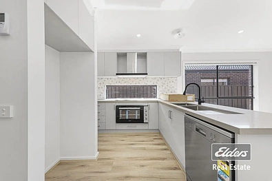 26 Wicklow Drive, Melton South, VIC 3338, 4房, 2浴, House