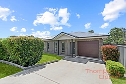 8/40 Diamond Circuit, Rutherford