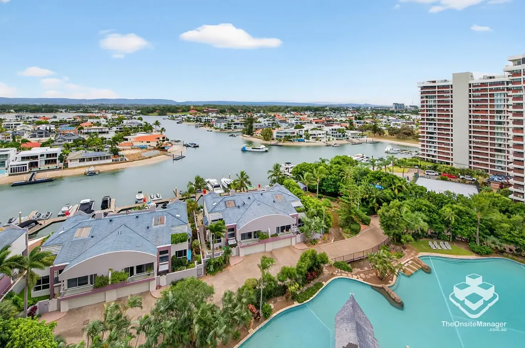 Luxury Renovated Apartment in Paradise Waters with Stunning Views