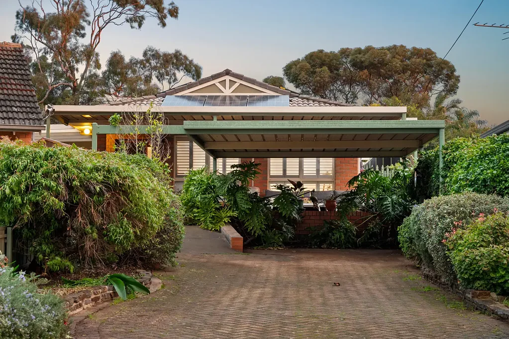 Seaview Downs 3Moenga Renovated, Spacious and Ready to Enjoy