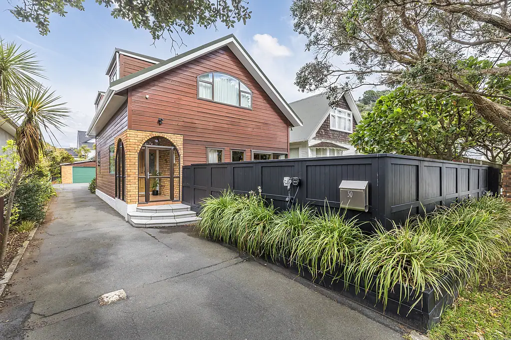 Seatoun 4ਬੈੱਡਰੂਮ Family Haven in Heart of Seatoun | BEO $1,745,000