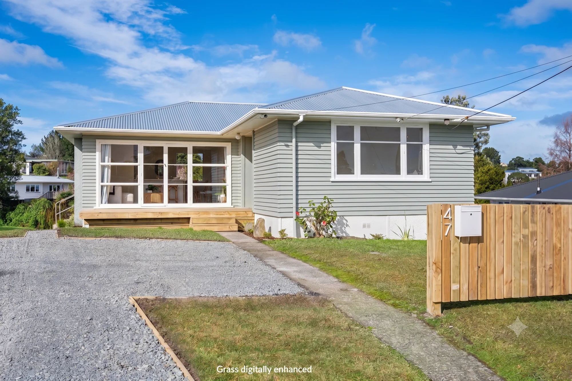 Onerahi 4部屋 Renovated Home. 1,090 sqm Potential