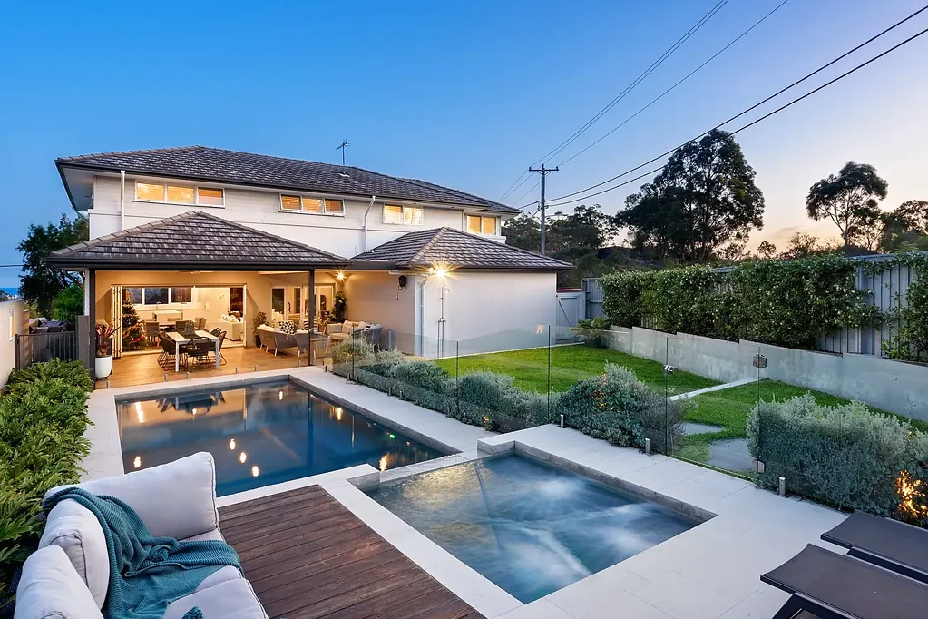 APPLICATION ACCEPTED:
Impressive Family Entertainer in a Picture-Perfect Location