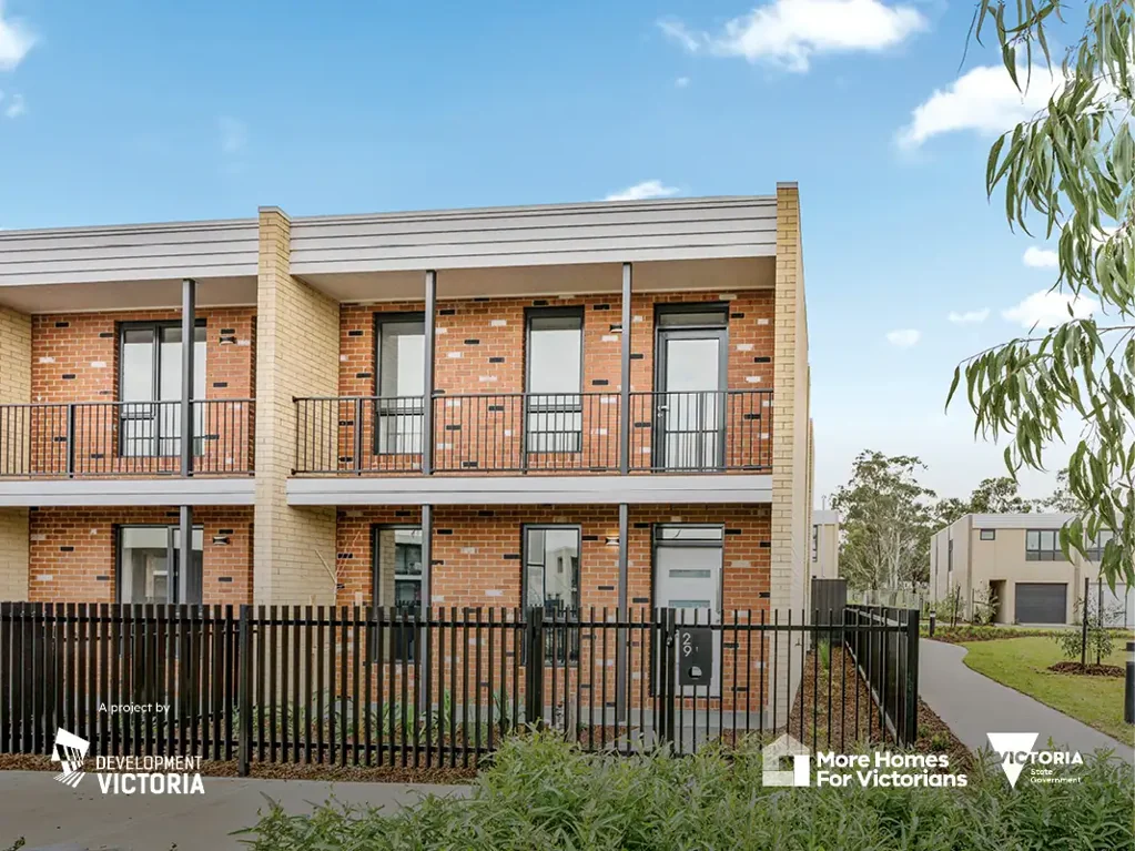 Sunshine North 3غرفة نوم MOVE-IN READY! | JEON | Urban | Collection 13 | LUMA Living in a new light.