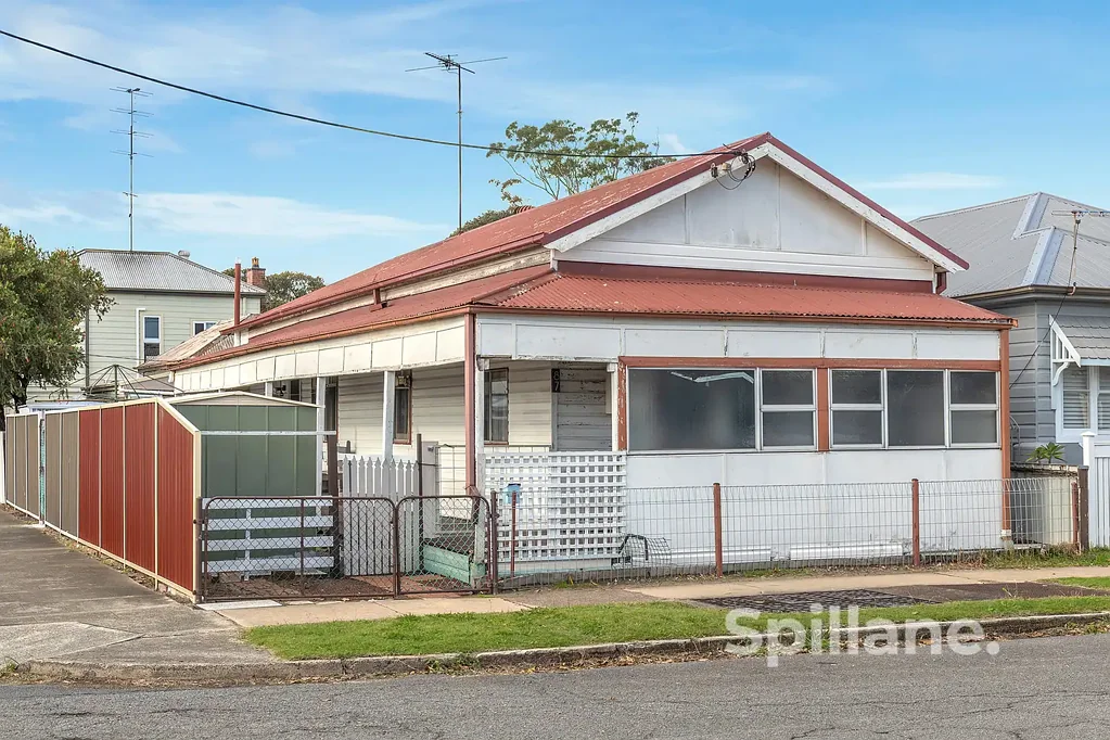 Islington 2 Bedroom Endless Potential in a Prime Corner Position