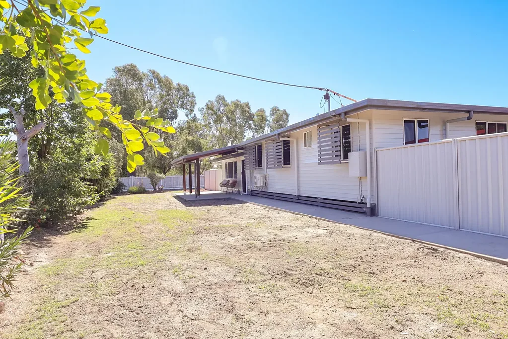 Roma 4 Bedroom Completely Renovated Family Home on Edwardes Street