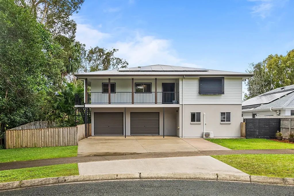 Tewantin 5部屋 New to Market | Dual Living Potential Backing onto Bushland