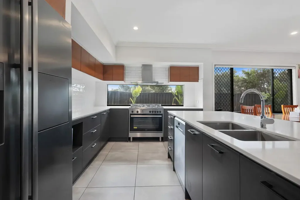 Burpengary East 4ਬੈੱਡਰੂਮ THE OFFER: UNDER CONTRACT BY CAMDEN GALE