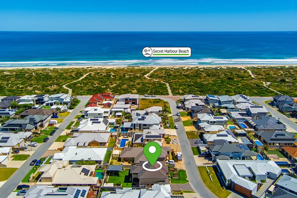 Secret Harbour 4Kwarto Spacious Family Living in a Sought-After Coastal Location