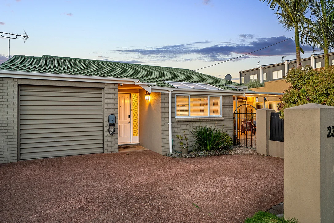 Takapuna 2房  Single Level Central Takapuna Stunner!