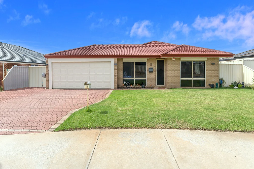 Orelia 4Zimmer This is a Beauty! - Sunday 13/04/2025 at 12:30:PM to 1:00:PM