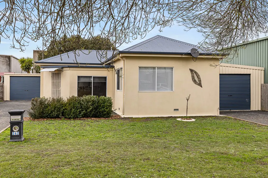 Delacombe 3Zimmer Superb First Family Home or Strong Investment