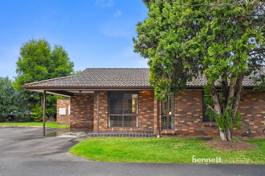 Richmond 2 Bedroom NEAT & TIDY SINGLE LEVEL VILLA
