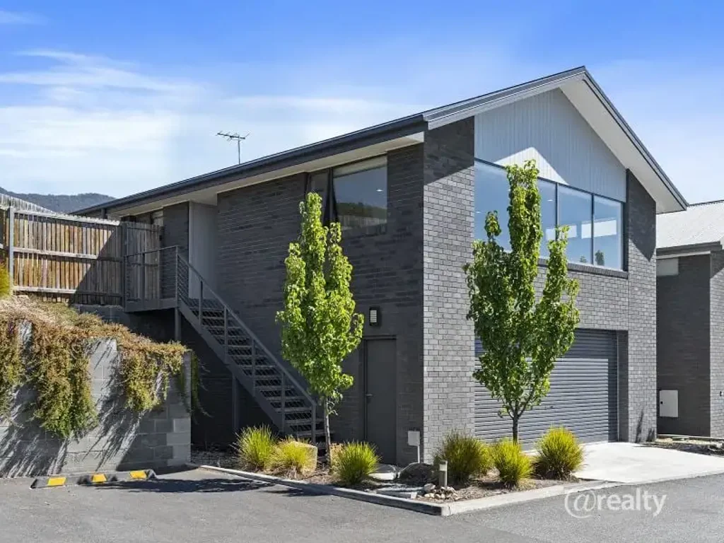 8/18 Carnegie Street, Claremont, TAS 7011