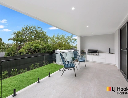 19A Corben Avenue, Moorebank, South Western Suburbs, 5 ਕਮਰੇ, 3 ਬਾਥਰੂਮ, House