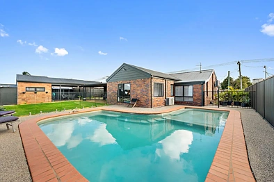 Thabeban 5房  Space, Style & Flexibility - The Ultimate Family Entertainer with Pool