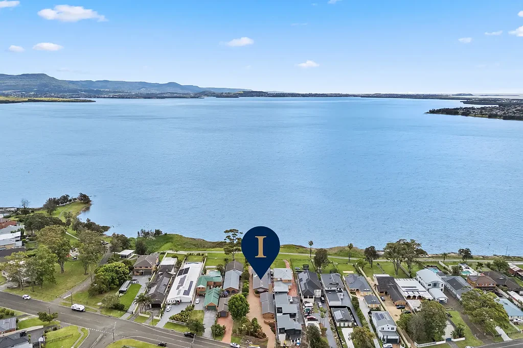 Oak Flats 4બેડરૂમ Waterfront Living Meets Endless Potential