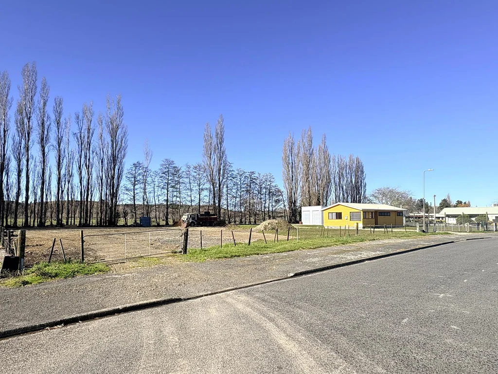Wairoa Central Industrial Site With Office and Hardstand