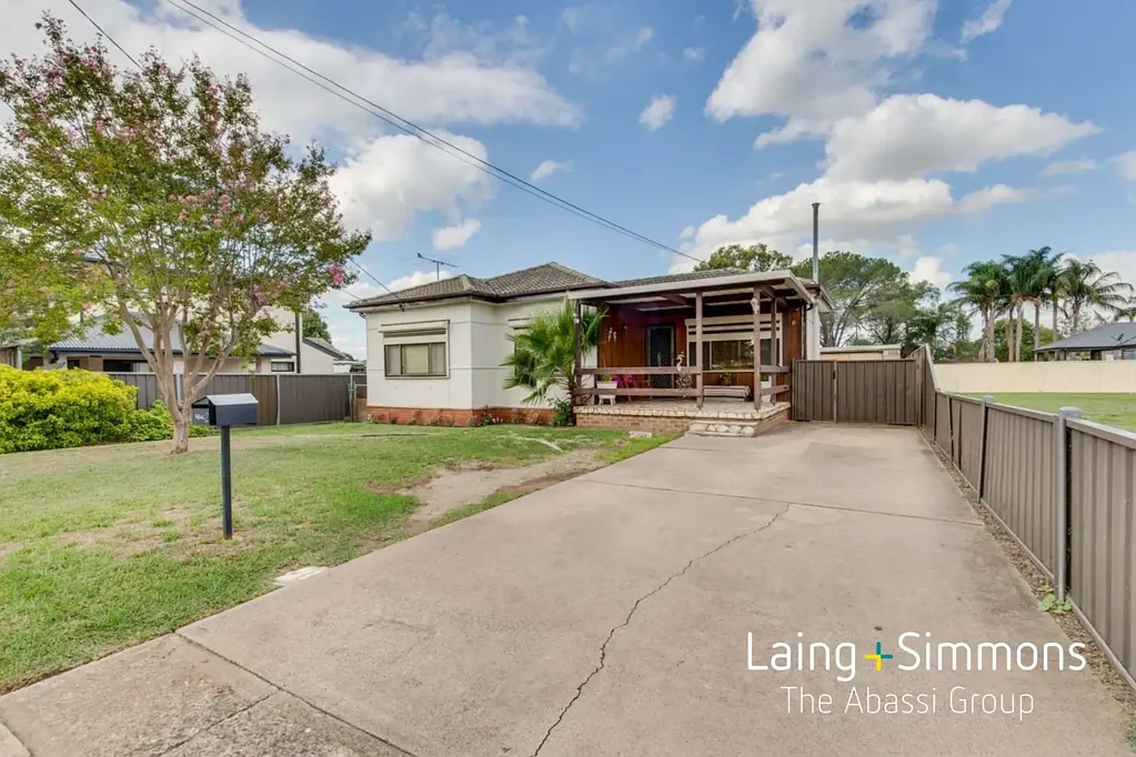 Comfortable Family Living in the Heart of Colyton