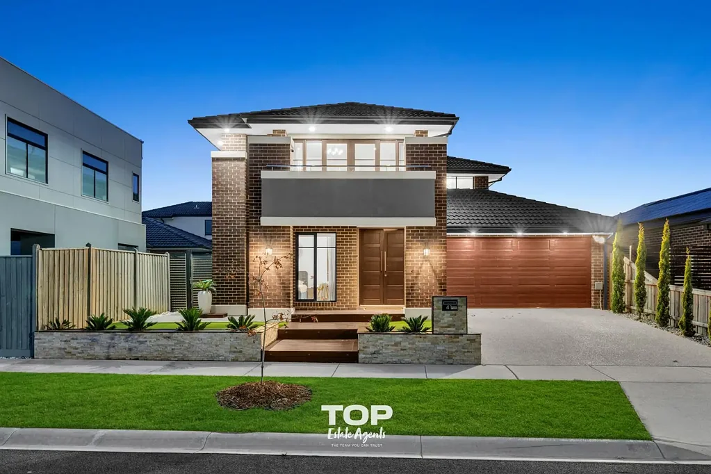 41 Orleana Way, Clyde North, VIC 3978