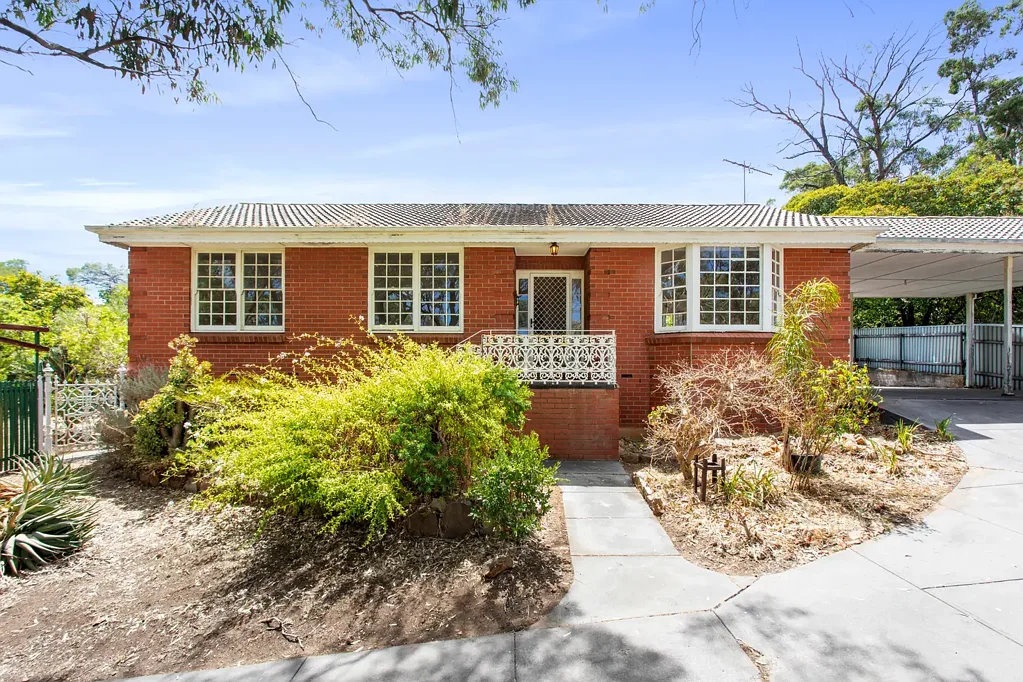 17 Dryandra Drive, Belair, SA 5052