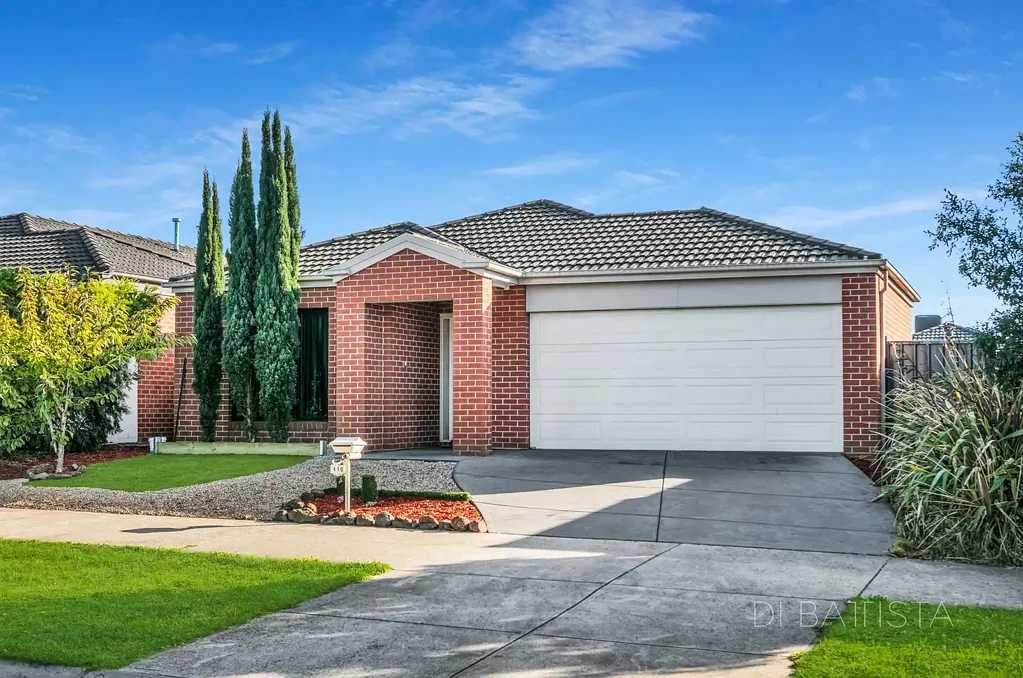 Craigieburn 4 Bedroom Light-Filled Living on the Boulevard