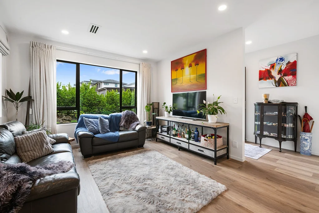 Orewa 4ห้องนอน FAMILY HOME AND GRANNY FLAT, ONLY 5 YEARS OLD!
