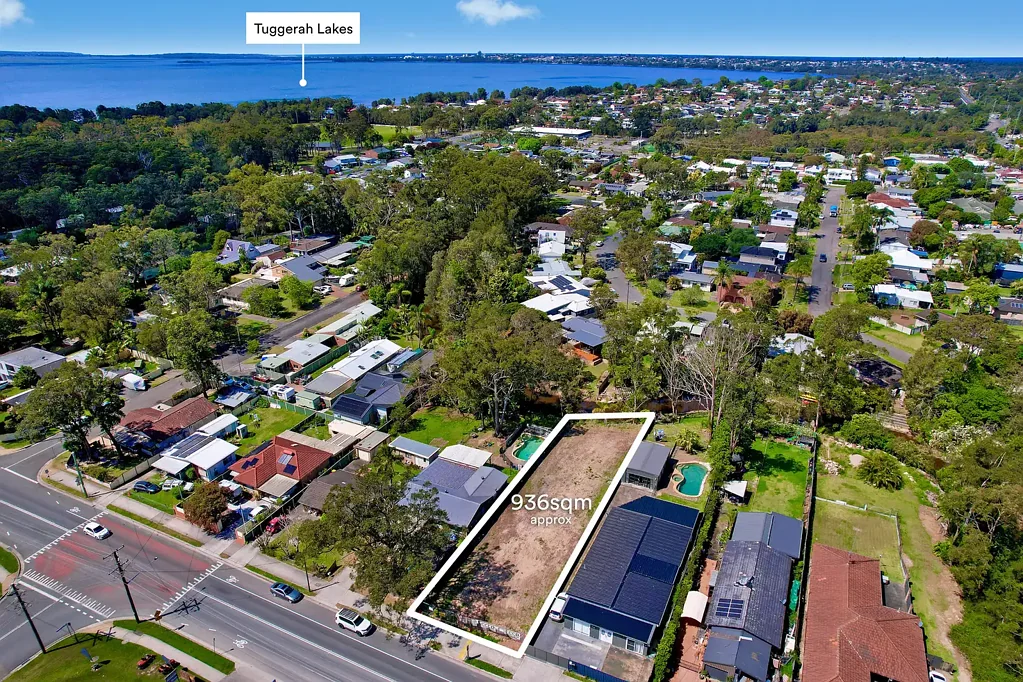8 Tumbi Creek Road, Berkeley Vale, NSW 2261