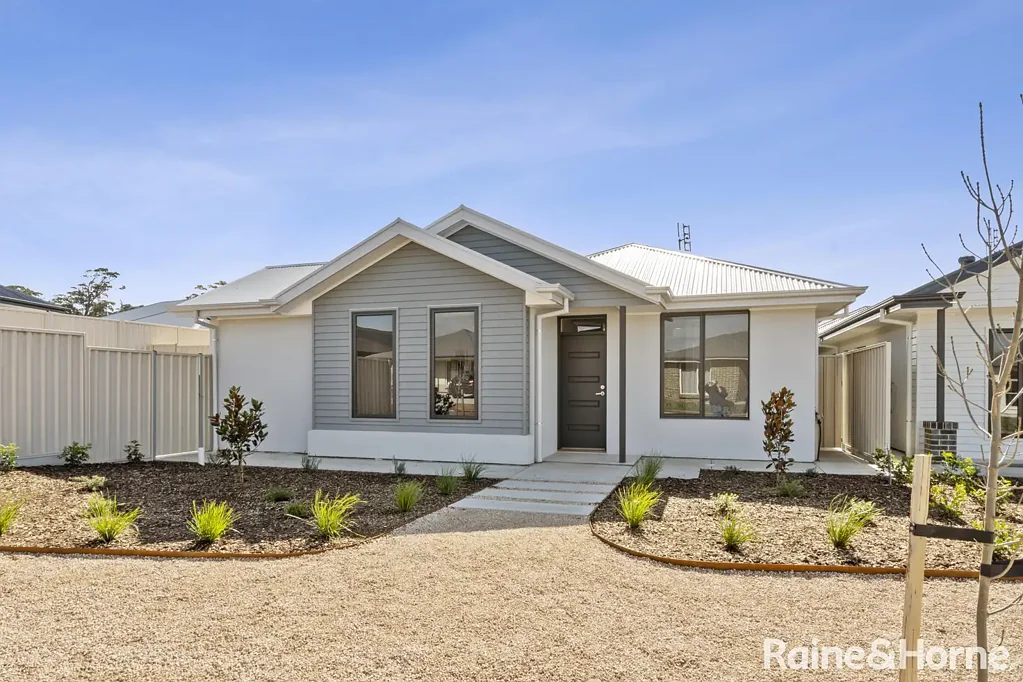Strathalbyn 2Kwarto "Brand Sparkling New"- Room for the caravan!