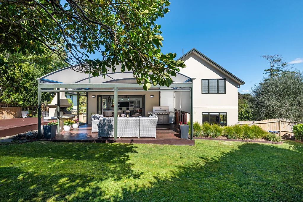 7 Emerald Way, Rosedale, North Shore City, Auckland