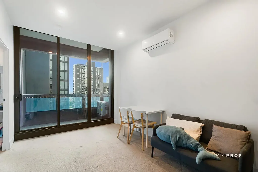 WHITE GOODS INCLUDED! LOCATION AND LIFESTYLE