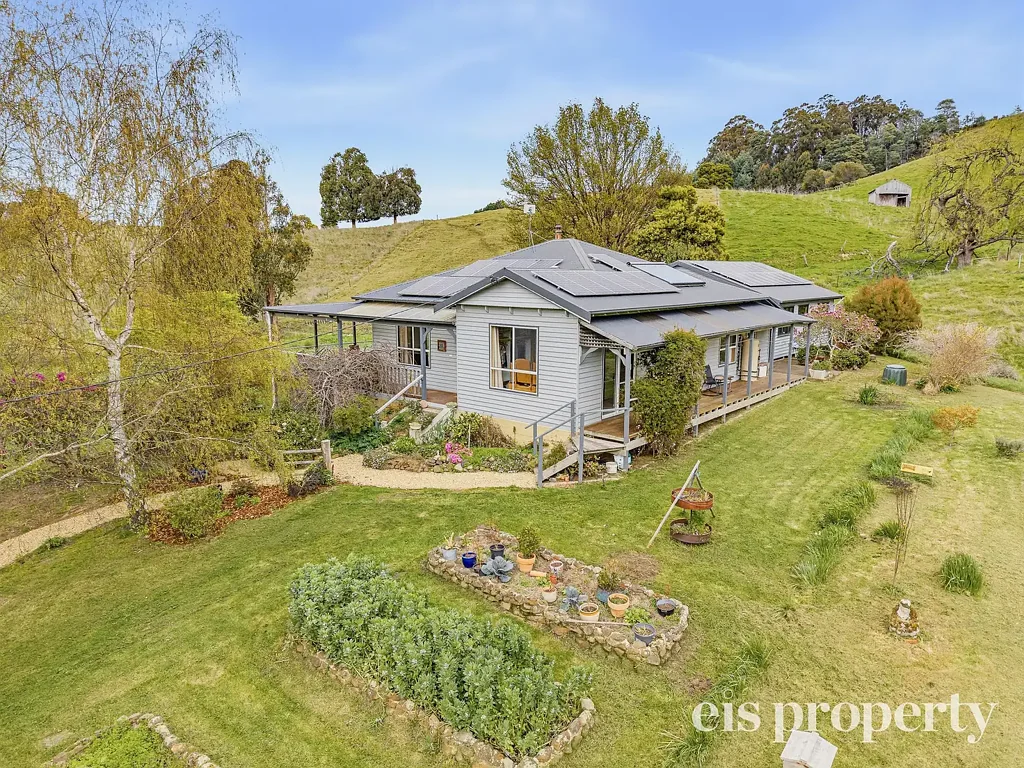 Geeveston 5कमरा Timeless Country Charm with Versatile Family Living!