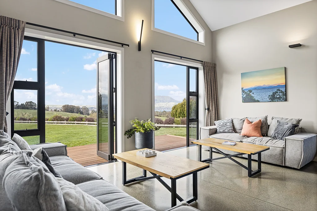 Acacia Bay 5Moenga A home that demands your attention