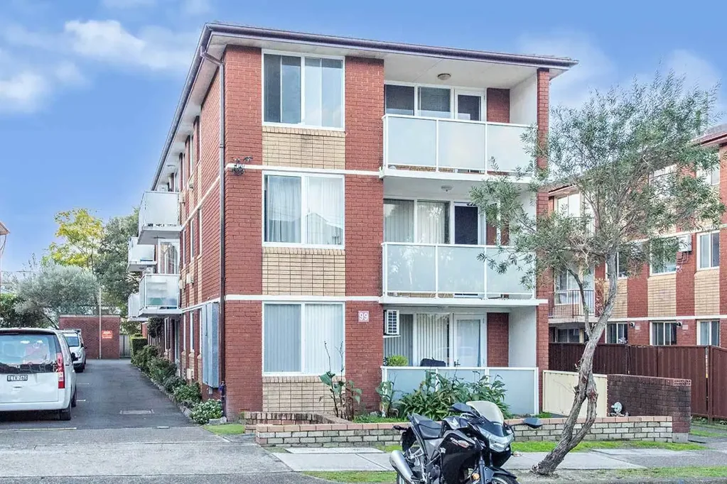One-Bedroom Apartment in the Heart of Mascot