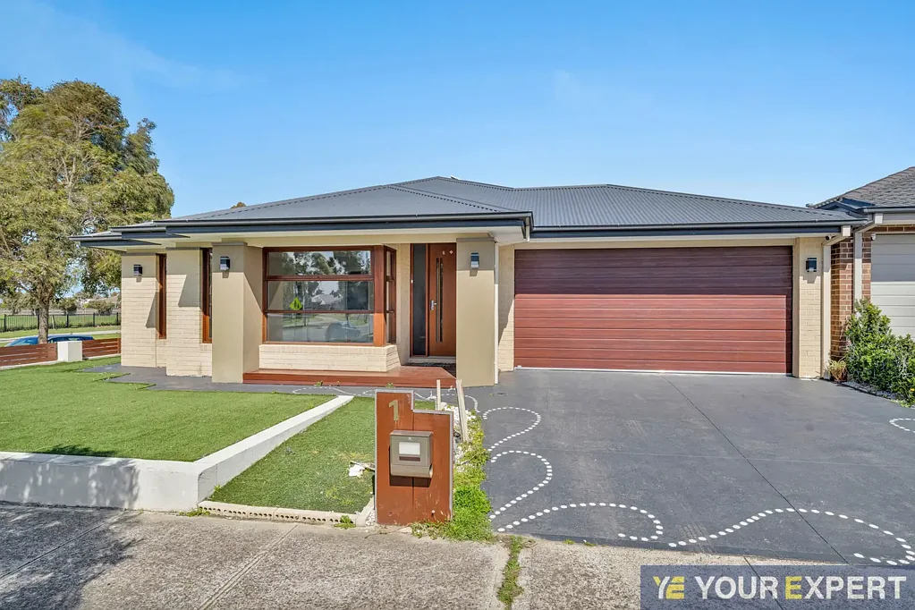 Spacious Family Residence In Unbeatable Location! Livingston Estate